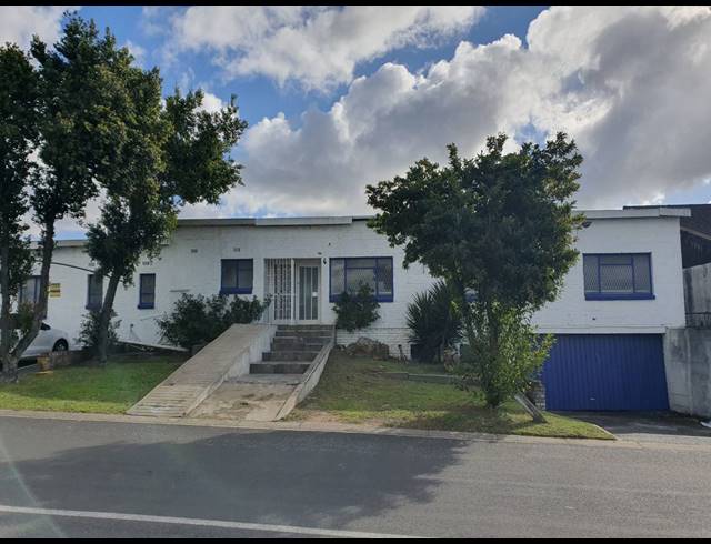 300M² FACTORY RENTED IN TRIANGLE FARM